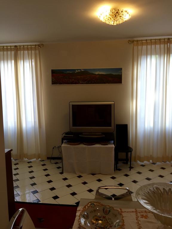 Appartamento Piazza San Marco フィレンツェ 部屋 写真