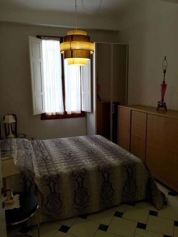 Appartamento Piazza San Marco フィレンツェ 部屋 写真